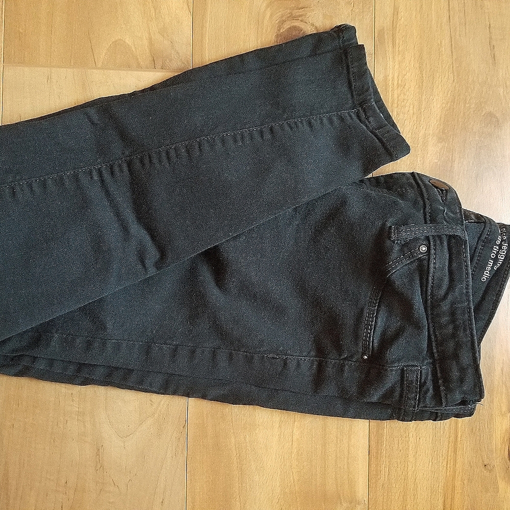 Mid rise skinny black jeans
